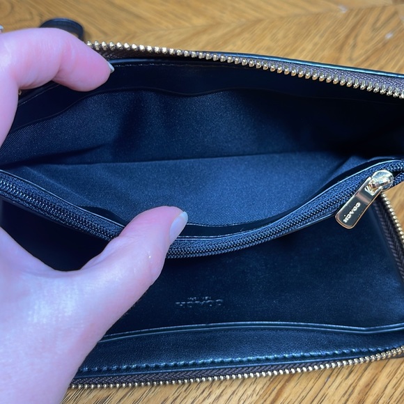 NWOT COACH LARGE PHONE WALLET IN SIGNATURE CANVAS & SMOOTH LEATHER - Picture 12 of 16